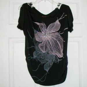 New! Zizi Fashion Cold Shoulder Graphic Top - XL